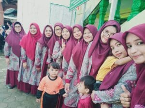 Siswa Siswi MIDU Purwoasri Rayakan Hari Guru Nasional